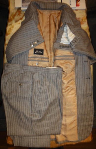 ブリオーニ Brioni】合い物 ストライプ柄ライトグレースーツ 50 