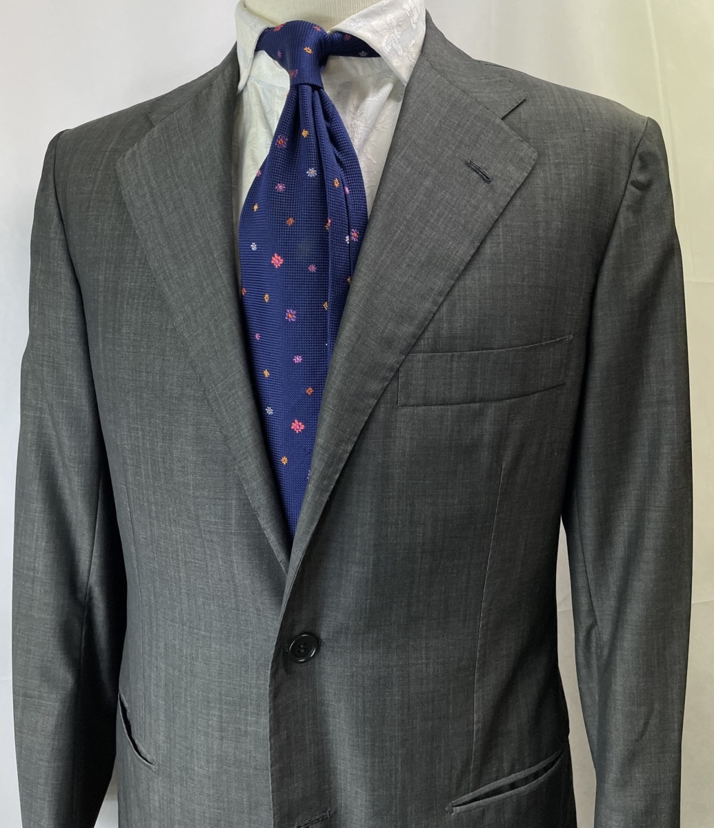 キトン Kiton】合い物 定番ミディアムグレースーツ 48 | Artigiano ciao