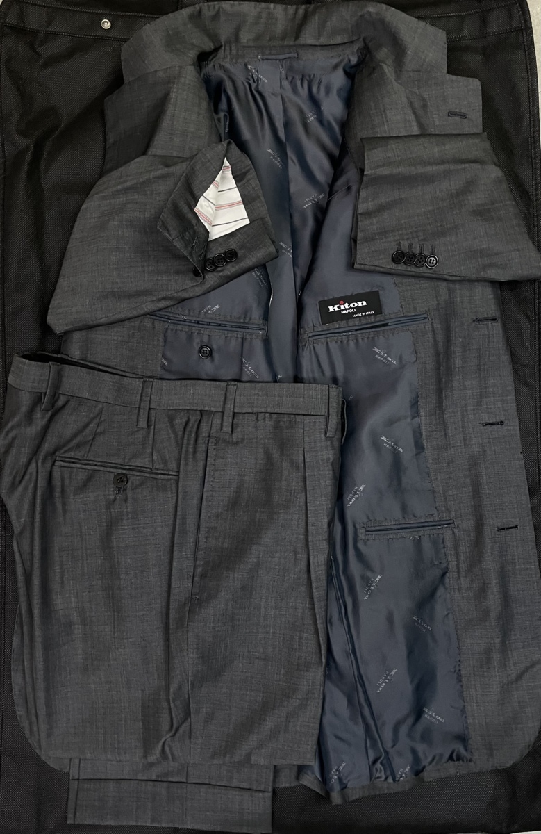 フリーレン様】Kiton キートン イタリア製 上下セットアップスーツ 優り