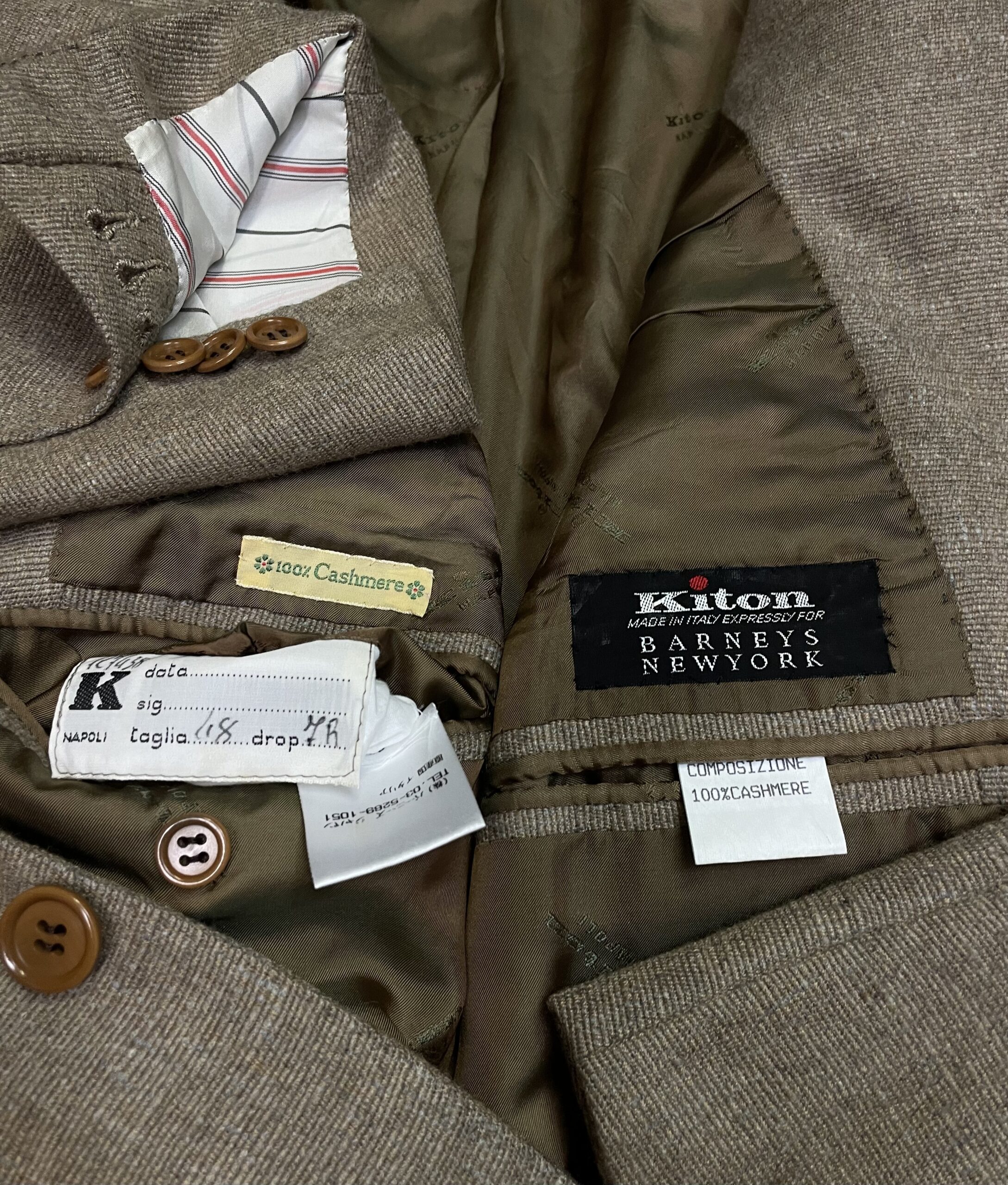 Kiton キトン】贅沢カシミヤ100％ 秋冬向け ナポリ仕立て ジャケット ...