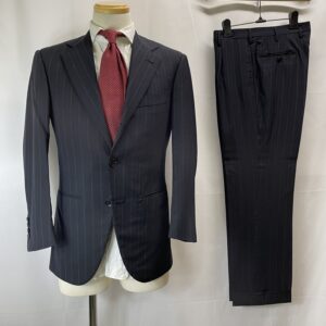 【LIVERANO & LIVERANO リベラーノ】春夏向けウール 青ストライプ柄ネイビースーツ 紺色 44サイズ