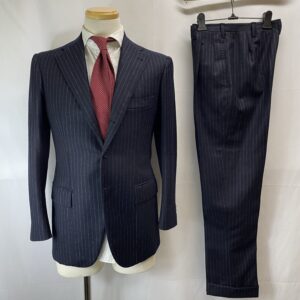 【Pirozzi ピロッツィ】ナポリ四天王サルト ビスポーク注文服 秋冬向けフラノ地 ストライプ柄ネイビースーツ 44～42