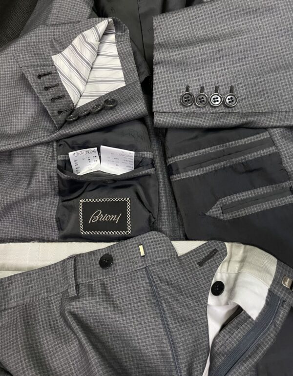 【Brioni ブリオーニ】極上シルク絹＆ウール 春夏向け ピークドラペル グレースーツ BRACCIANO 46位(48) 灰色 - 画像 (5)