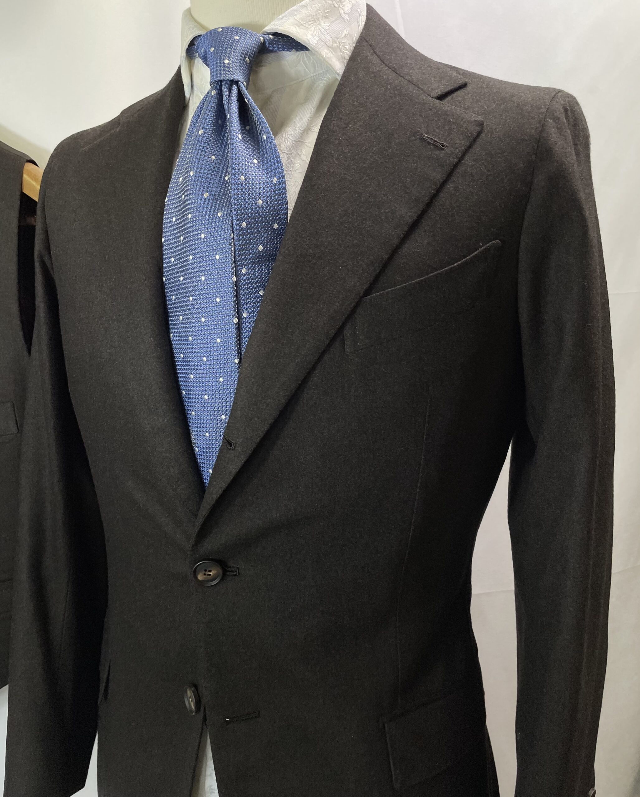 【Sartoria Formosa フォルモサ】最高峰ナポリ仕立て ビスポーク注文服 3Pスリーピース スーツ 42~44 濃茶色無地 - 画像 (2)