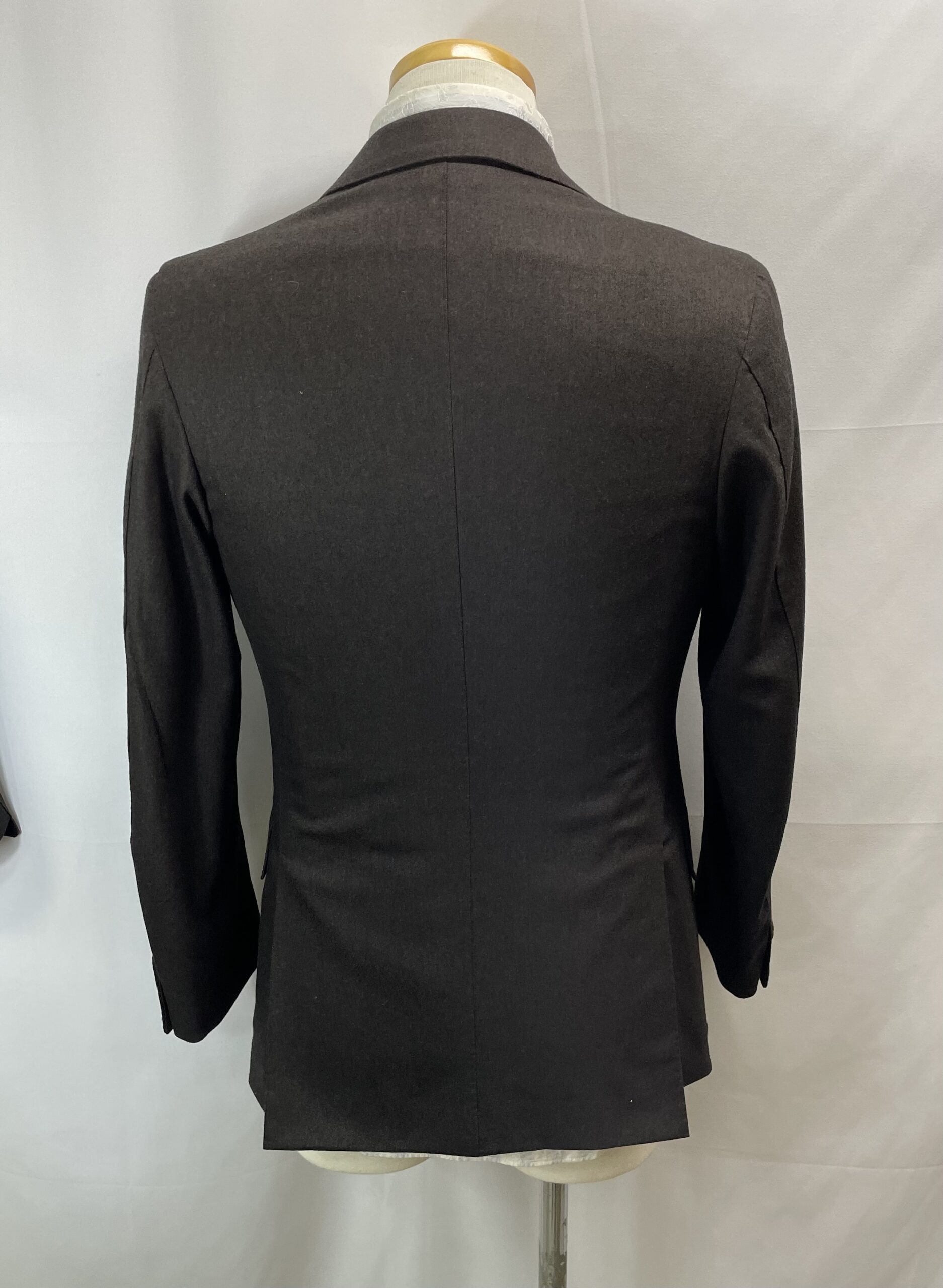 【Sartoria Formosa フォルモサ】最高峰ナポリ仕立て ビスポーク注文服 3Pスリーピース スーツ 42~44 濃茶色無地 - 画像 (3)