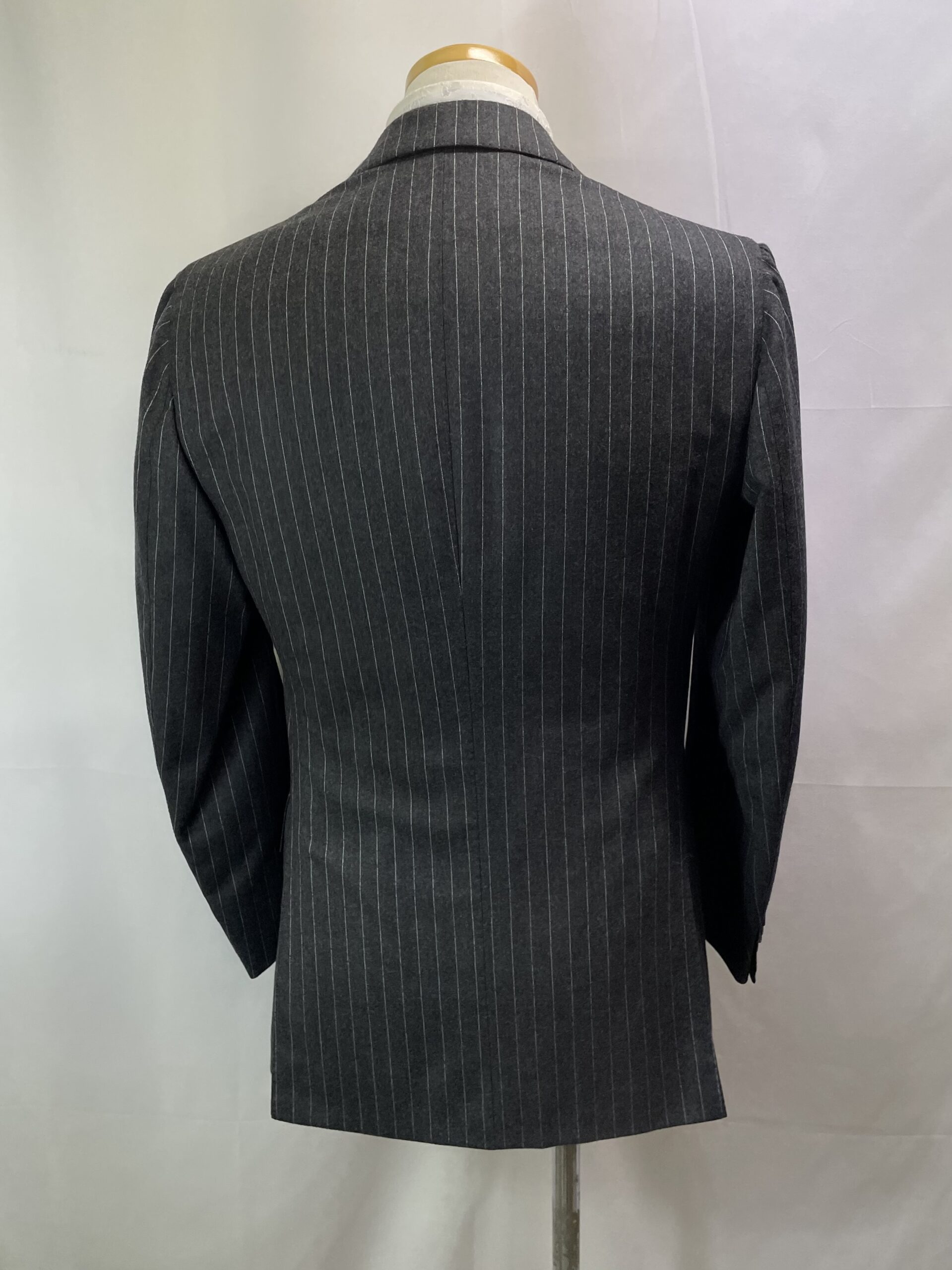 【SARTORIA SABINO サビーノ】手仕事ナポリ仕立て 秋冬向け ピンストライプ柄 グレースーツ 48{sold out thanks!} - 画像 (3)