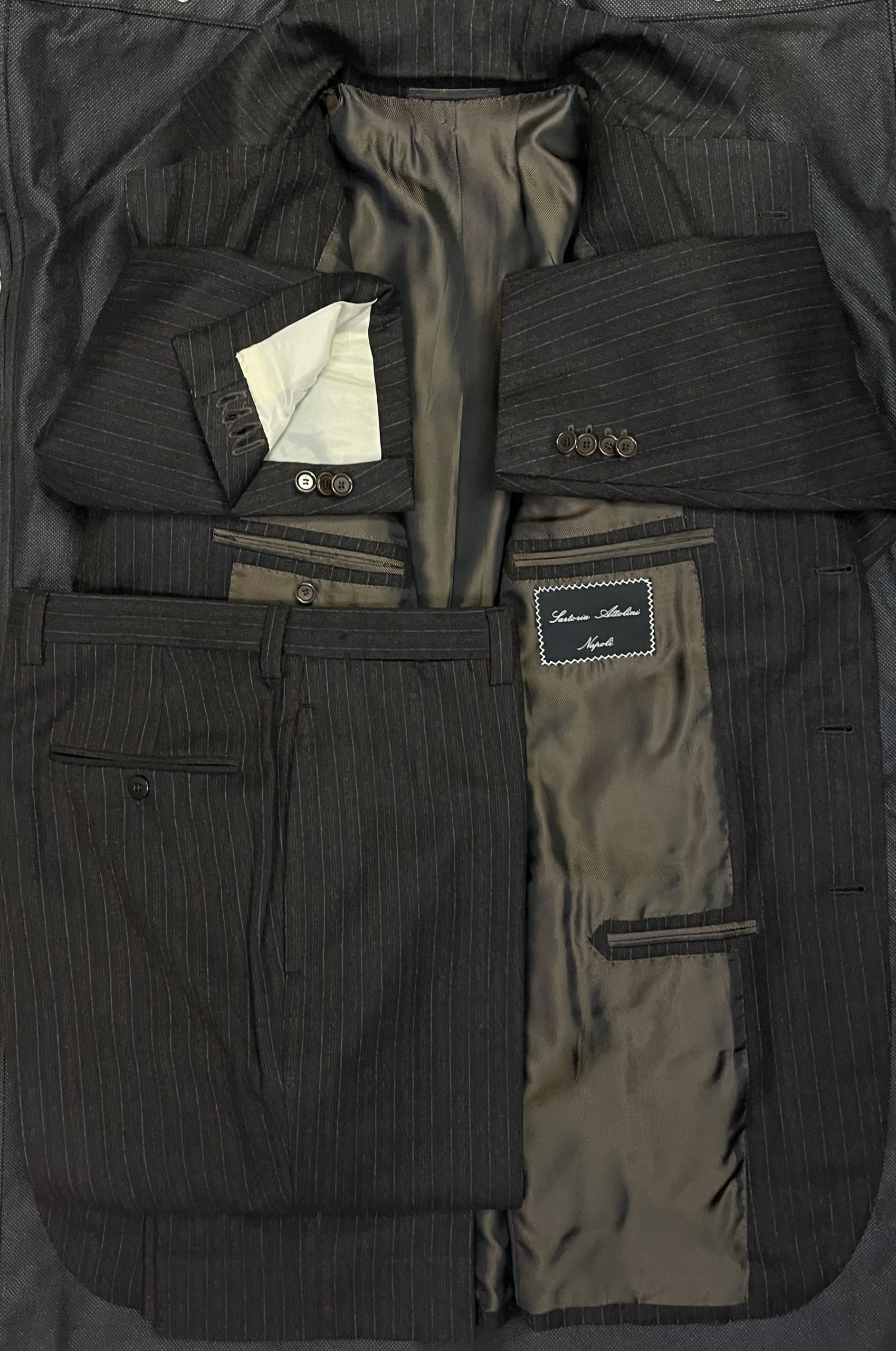 【Sartoria Attolini アットリーニ】秋冬向け カシミヤ混フラノウール 茶ストライプ柄ダークグレースーツ 48~50 - 画像 (4)