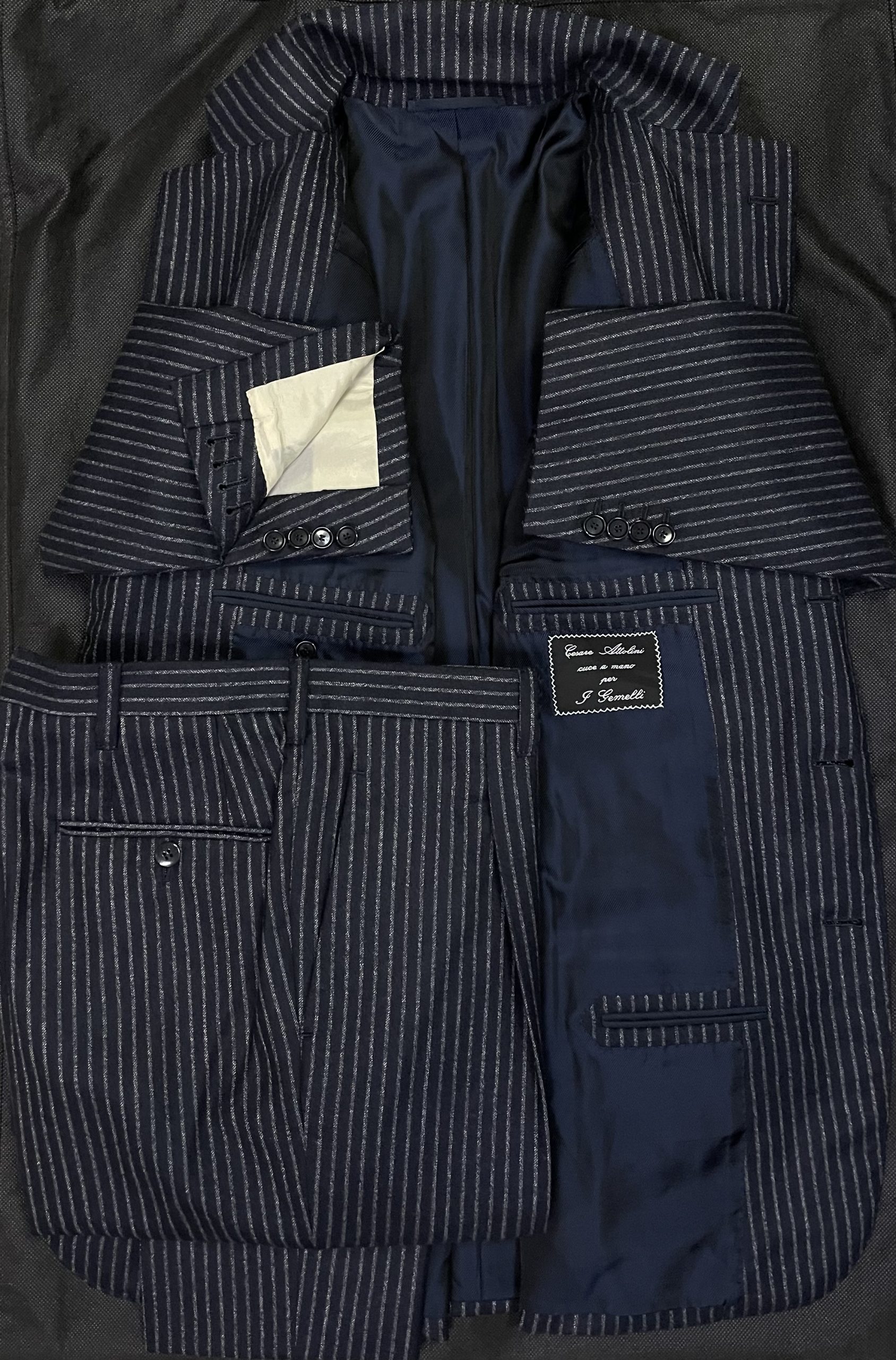 Cesare Attolini アットリーニ】最高峰ナポリ仕立て 秋冬向け チョーク