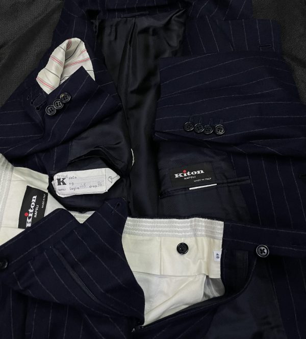 Kiton キトン】秋冬春向け サキソニーウール 定番ストライプ柄