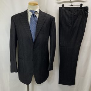 【Kiton キトン】秋冬春向け サキソニーウール ストライプ柄 定番グレースーツ 52 XL