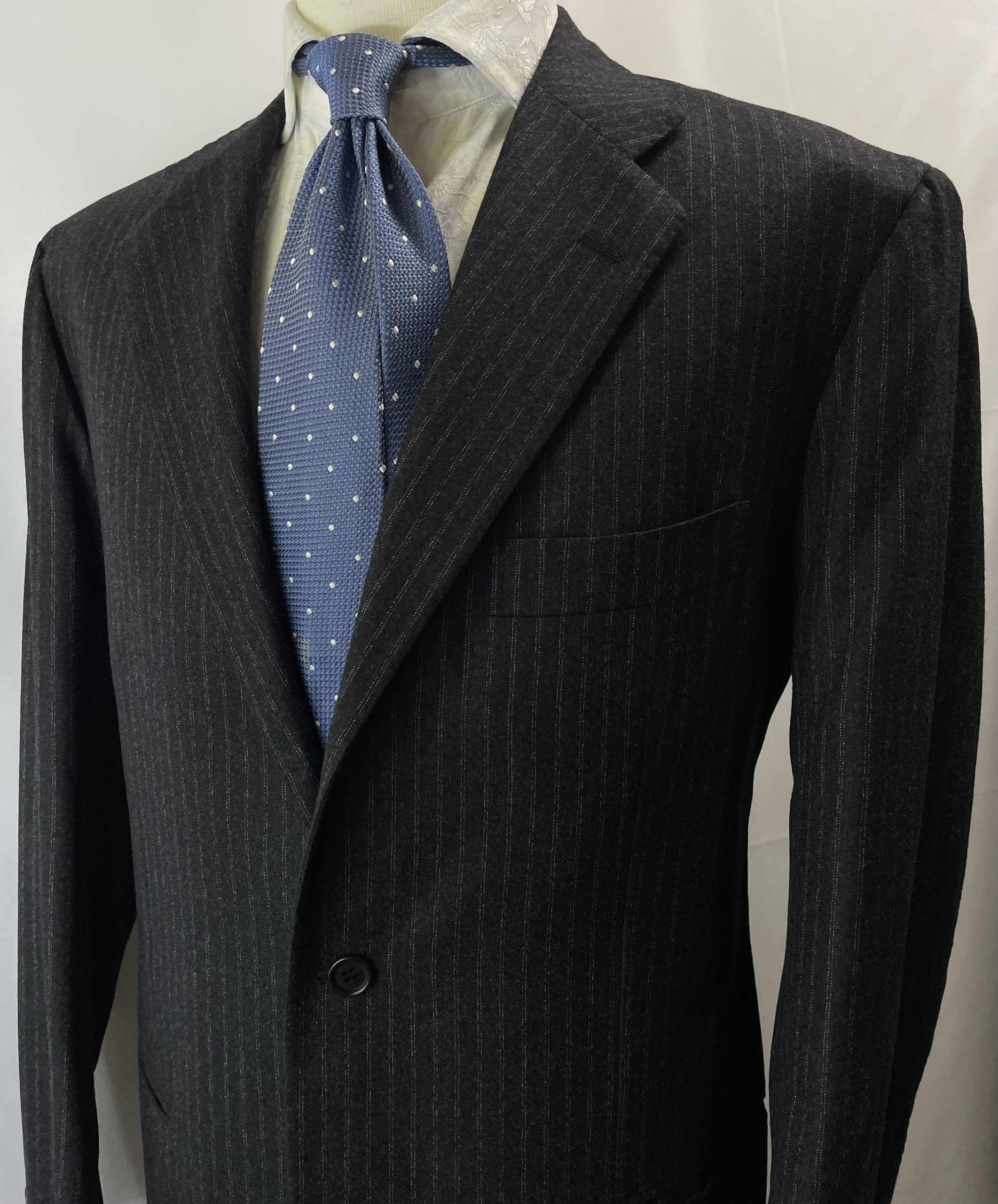 【Kiton キトン】秋冬春向け サキソニーウール ストライプ柄 定番グレースーツ 52 XL - 画像 (2)