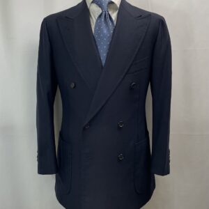 【Cesare Attolini アットリーニ】手仕事ナポリ仕立て 合い物カシミヤ混ウール 美麗ダブルジャケット 紺色無地 46～48